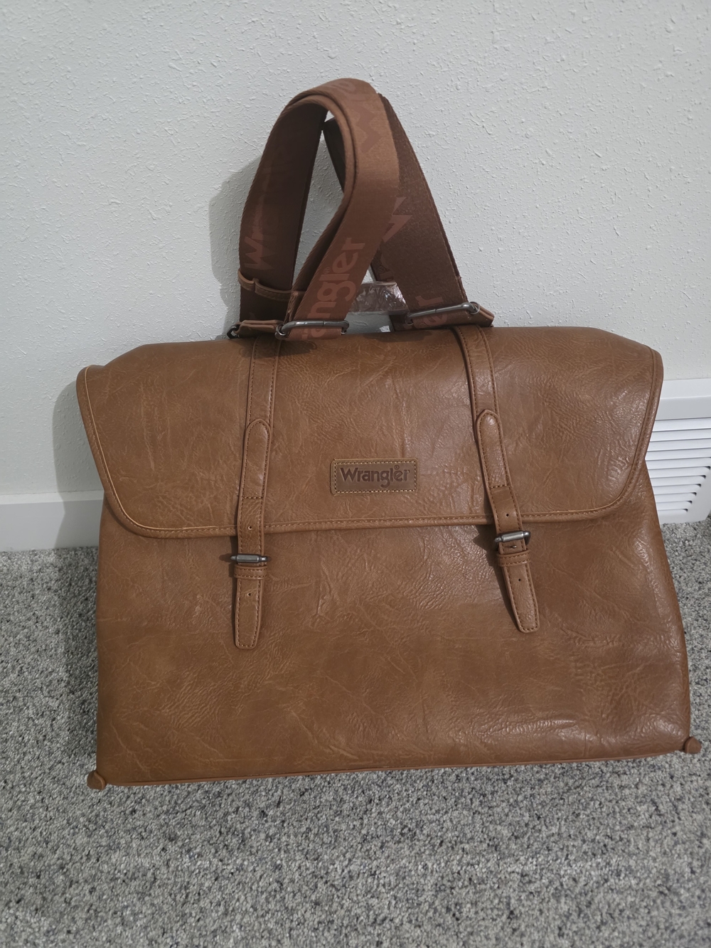 (NWT) Wrangler Brown Leather Messenger Bag Backpack Or Crossbody